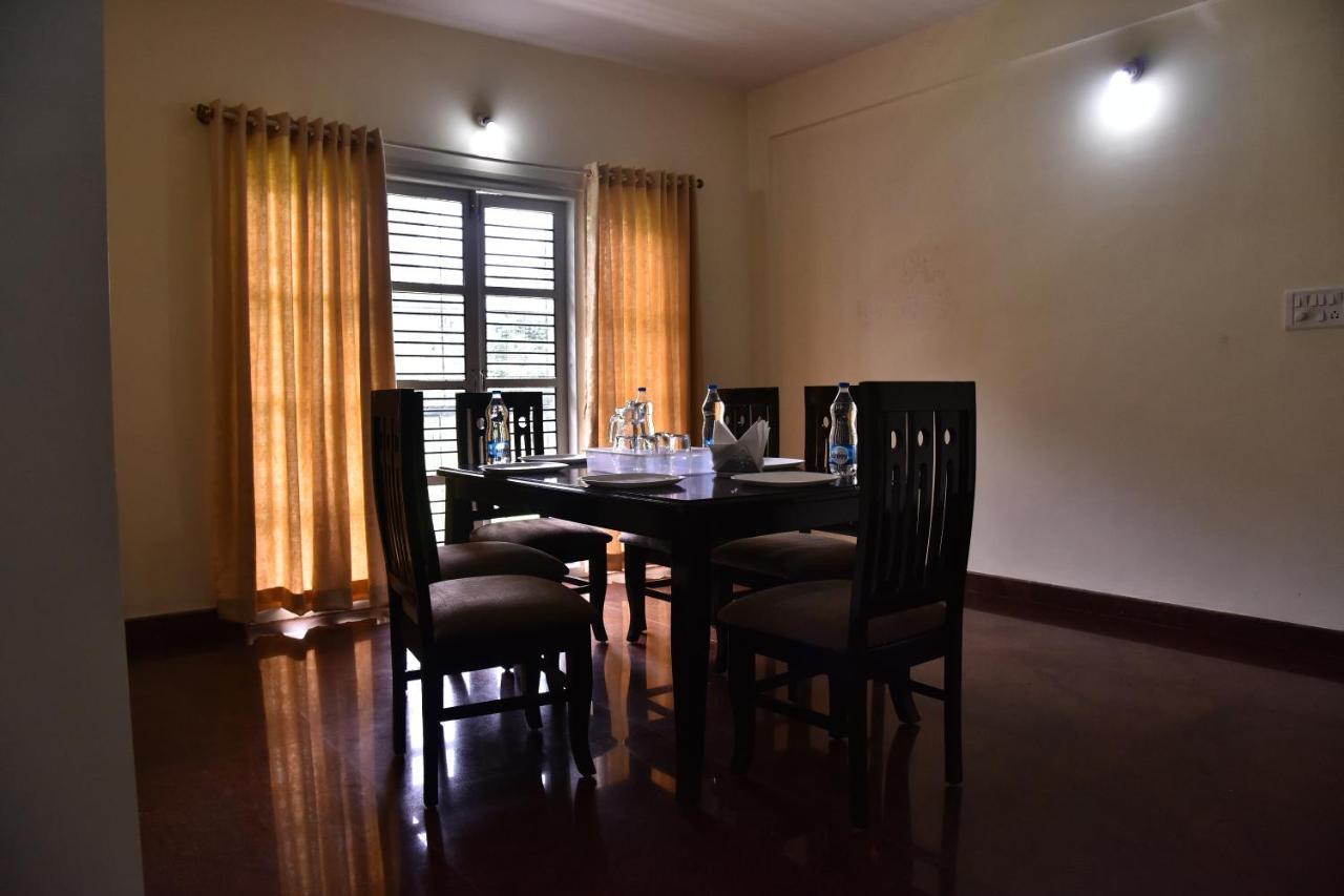 The Banjaara Suites Бангалор Экстерьер фото